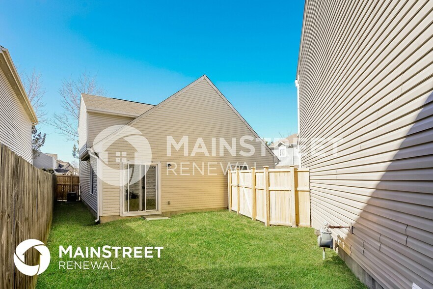 Building Photo - 2661 Grand Fir Dr