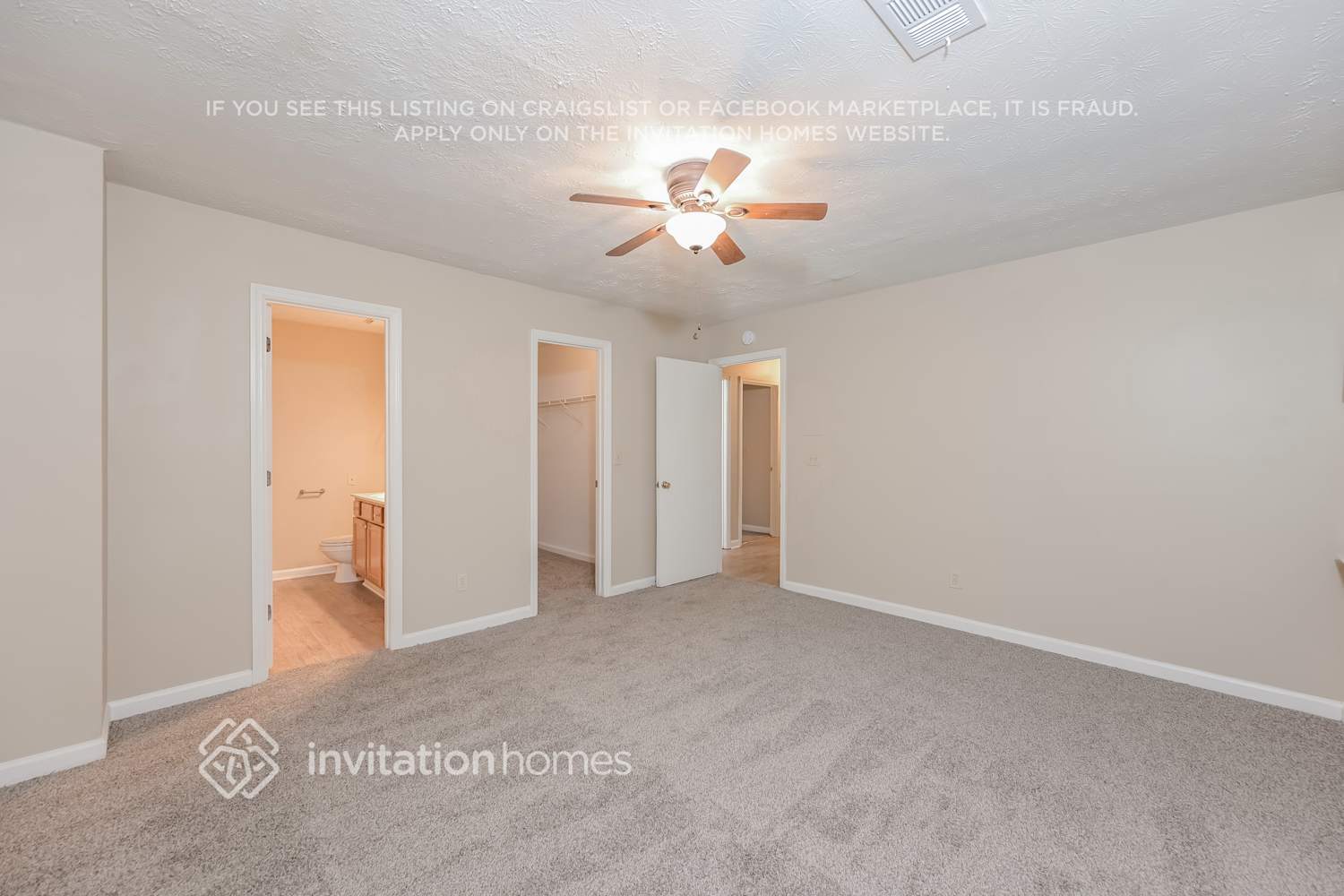 Building Photo - 4220 E Meadow Dr