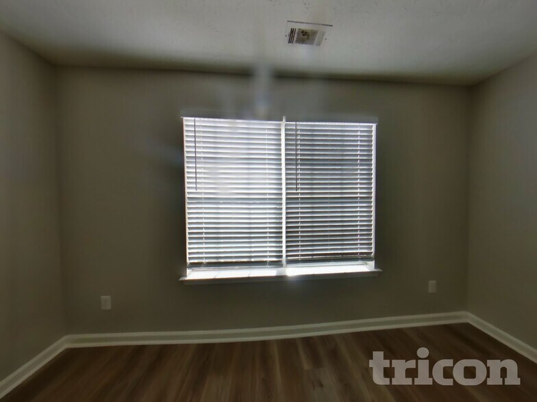 Building Photo - 1270 St Francis Ct