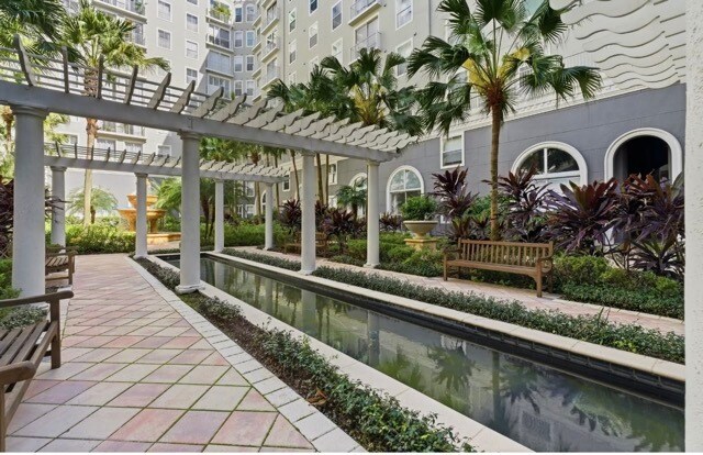 Building Photo - 700 S Harbour Island Blvd
