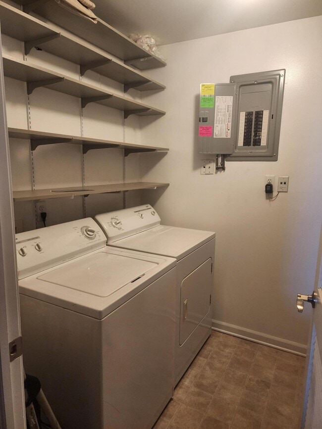 Building Photo - 55439 Ambassador Ct