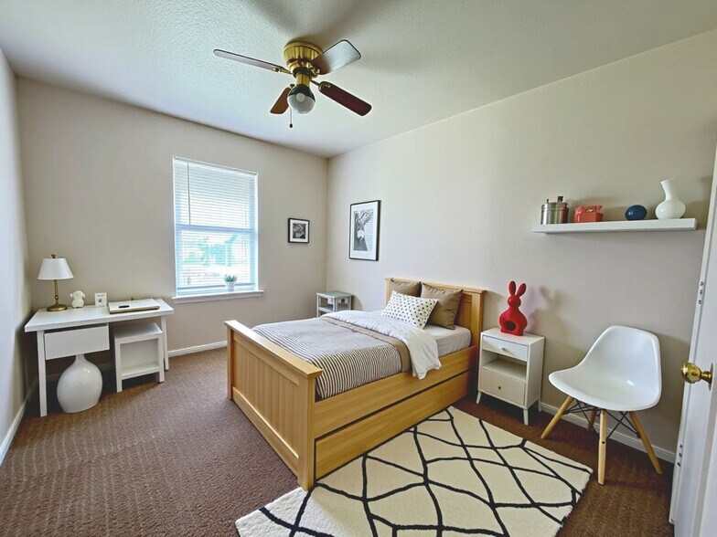 Building Photo - 1504 Windward Dr