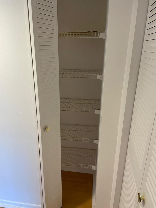 Building Photo - Calusa 403DN