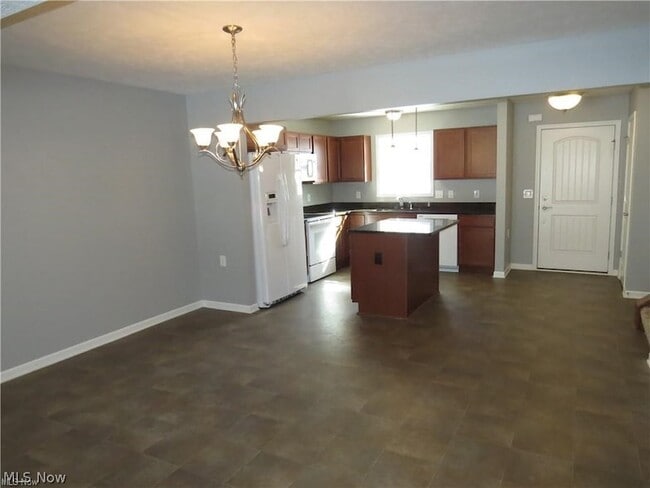 Building Photo - 1733 Blase Nemeth Rd