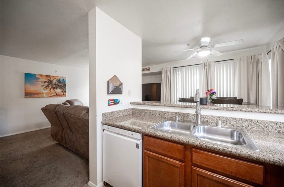 Building Photo - 2110 Sealion Dr