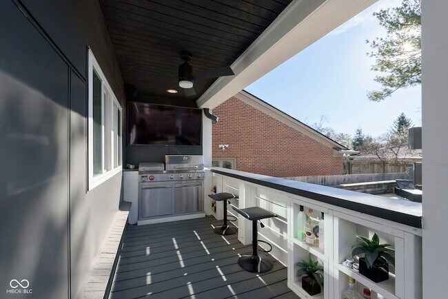 Building Photo - 429 W 86th St