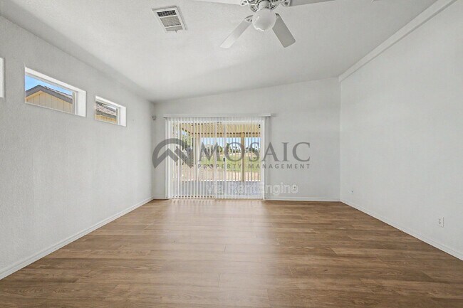 Building Photo - 1625 S 74th St