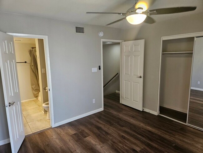 Building Photo - 885 N Granite Reef Rd