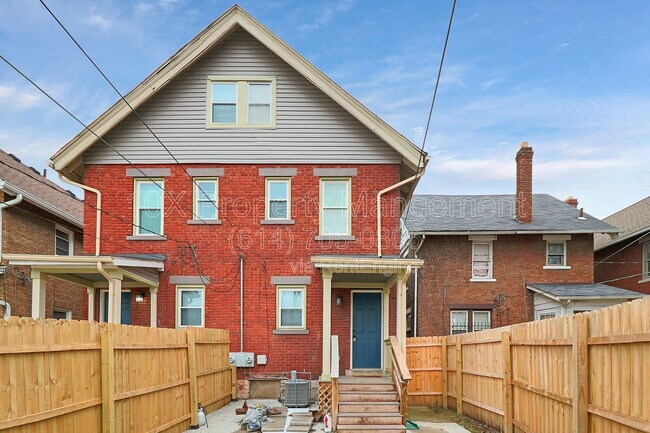 Building Photo - 614 Lilley Ave