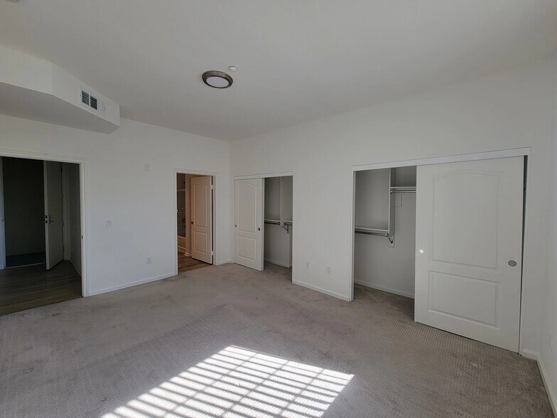 Building Photo - 1725 Butler Ave