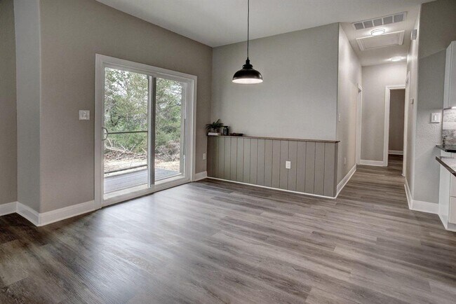 Building Photo - 123 S Kanaio Dr