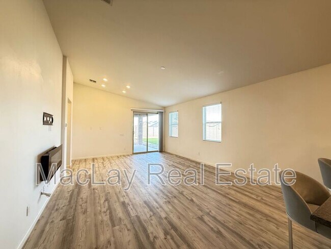 Building Photo - 2372 E Dust Devil Dr