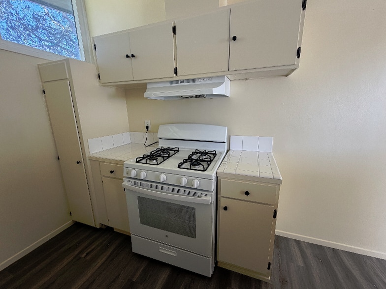 Building Photo - 700 N East End Ave