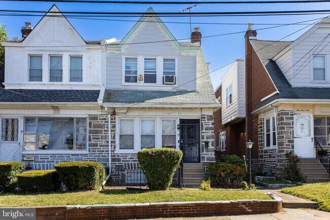 Building Photo - 947 Duncan Ave