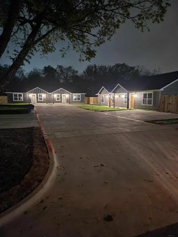 Building Photo - 309 W Lampasas St