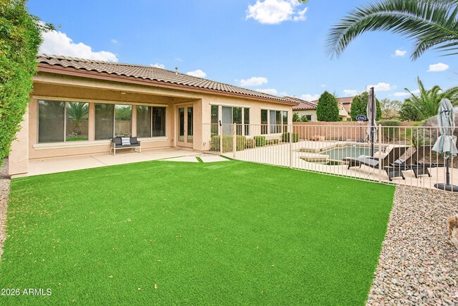 Building Photo - 1735 W Aloe Vera Dr