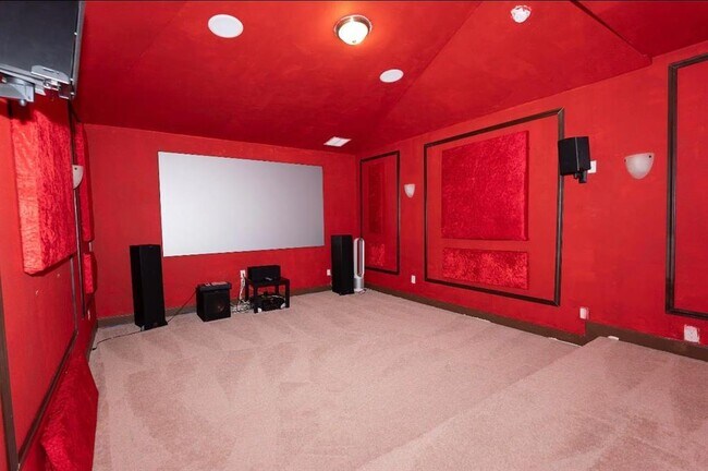 Building Photo - 348 Cross Timbers Dr