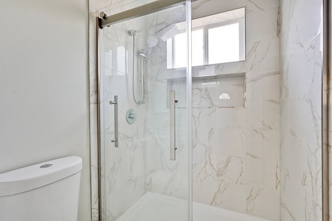 Building Photo - Excellent 2 bed 1 Bath ADU