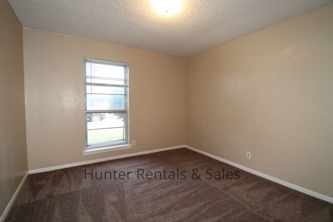 Building Photo - 2810 Lawndale St