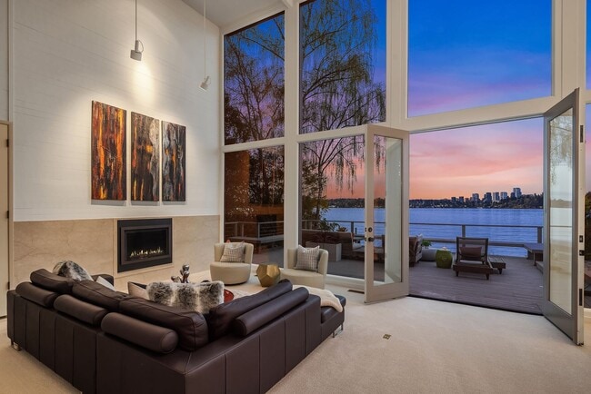 Building Photo - 3Bd/3.5Ba Mercer Island House