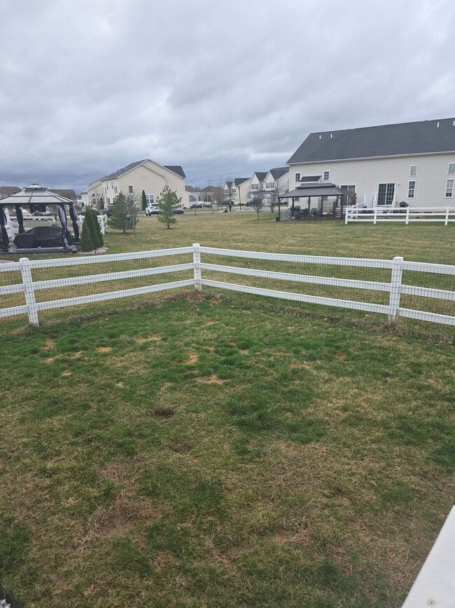 Building Photo - HYETTS CROSSING TWINHOME