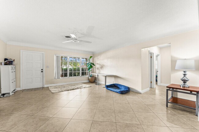 Building Photo - 1270 SW 8th St