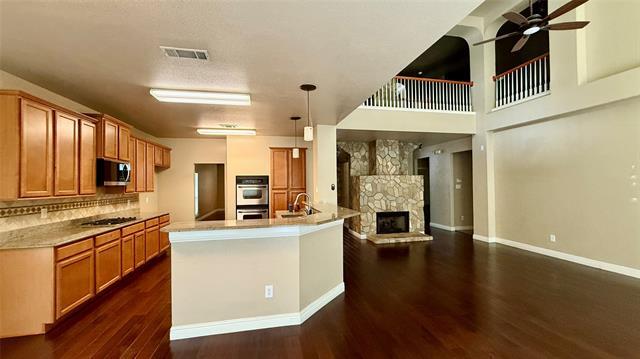 Building Photo - 1256 Logan Dr