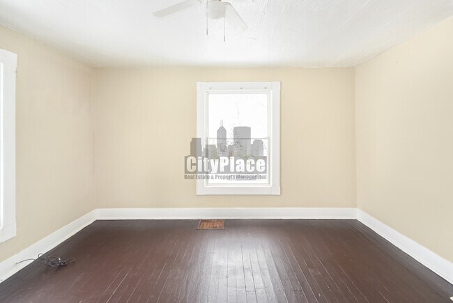 Building Photo - 1022 N Rural St