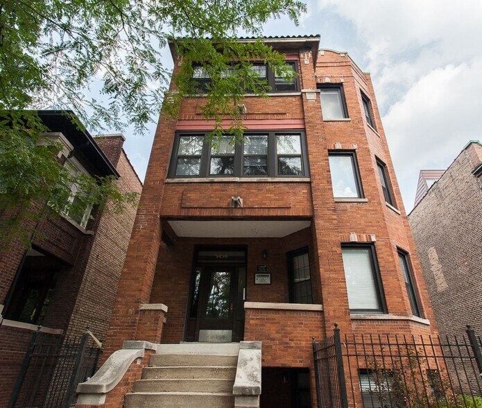 Building Photo - 1440 W Addison St