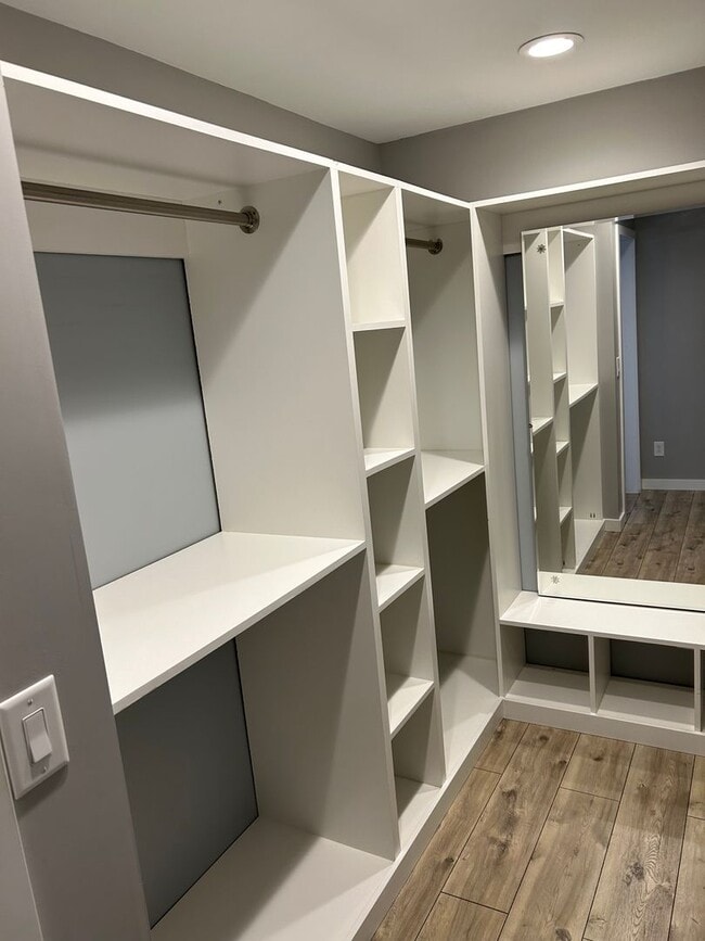 Building Photo - 475 W Kanawha Ave