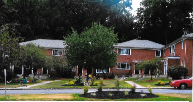 Building Photo - 448 Middle Turnpike W