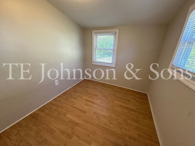 Building Photo - Charming 3-Bedroom Home with Spacious Yard in Winston-Salem!