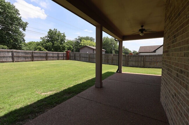Building Photo - 36 Littleton Way