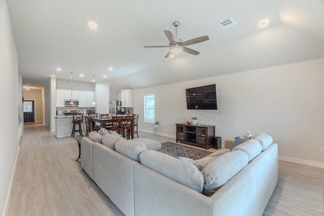 Building Photo - 22035 Juniper Crossing Dr