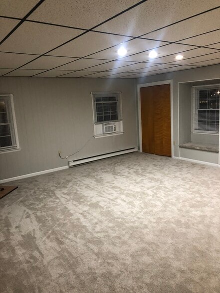 Family room - 2727 N 5th Street Hwy