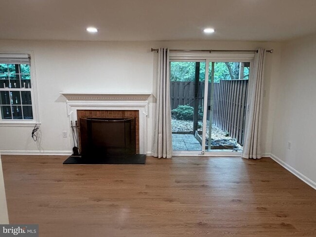Building Photo - 10113 Galsworthy Pl