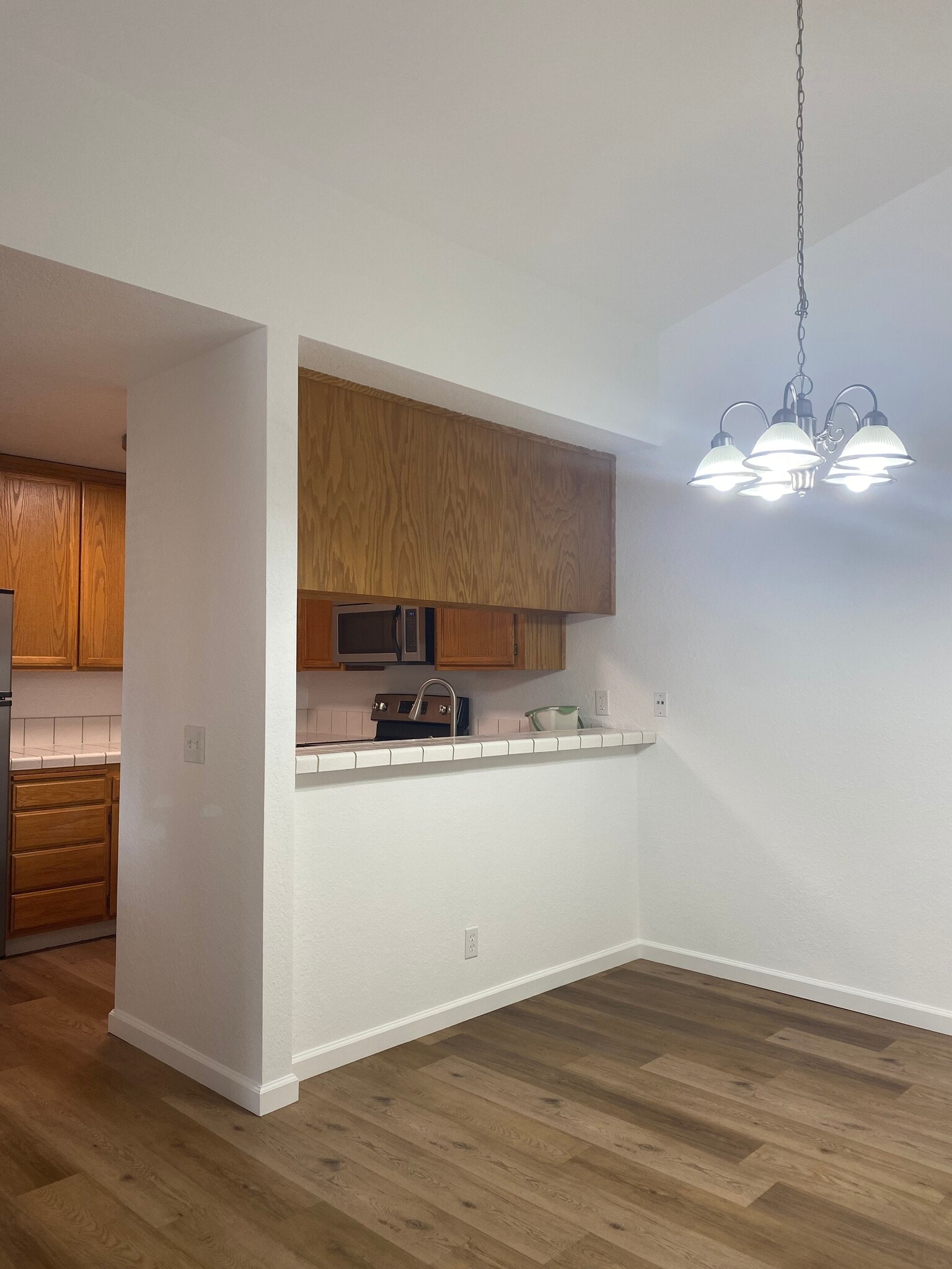 Building Photo - 1504 Woodlake Dr