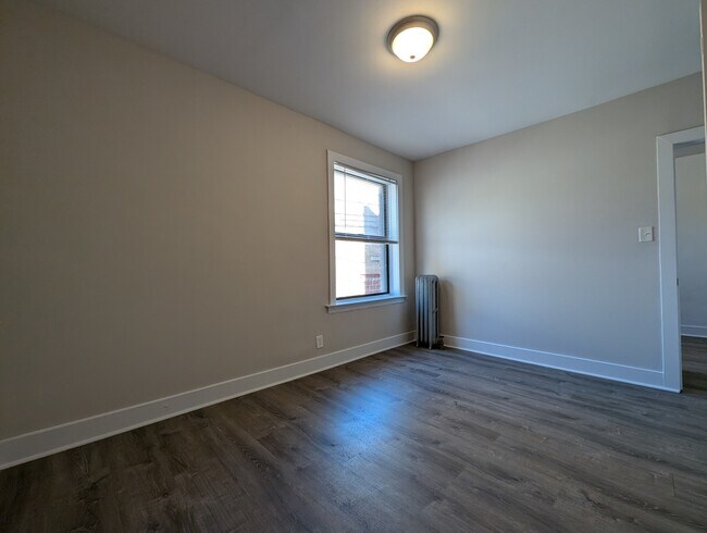 Building Photo - 1948 1/2 N Spaulding Ave