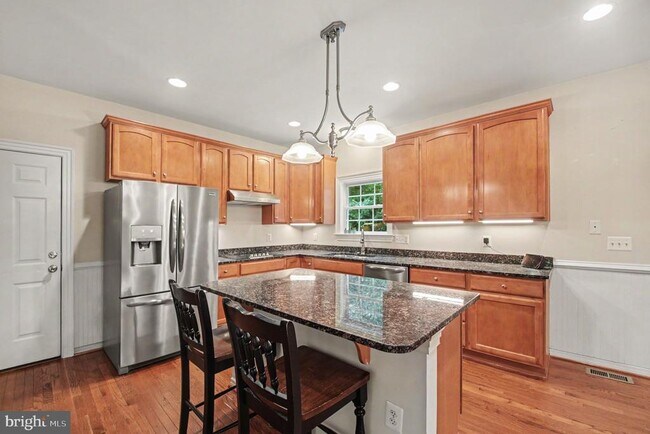 Building Photo - 71 Battery Ridge Dr