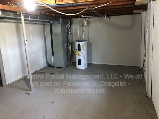 Building Photo - 8234 Main St