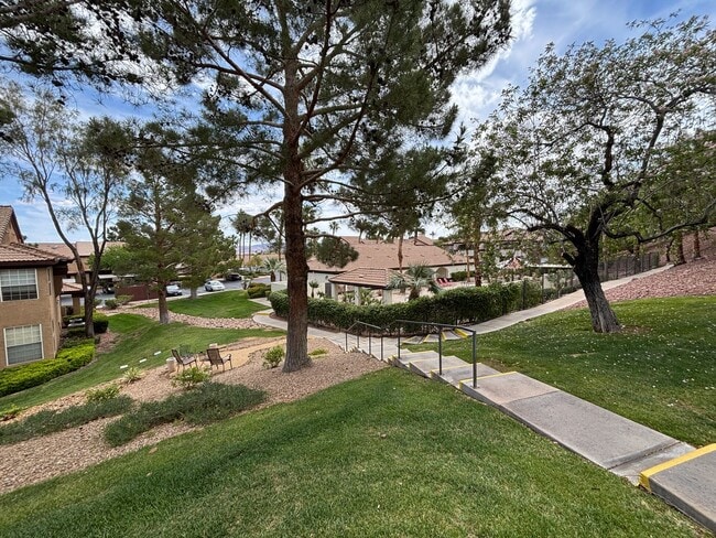 Building Photo - Cozy 1Bed/1Bath 2nd floor Condo in Henderson!