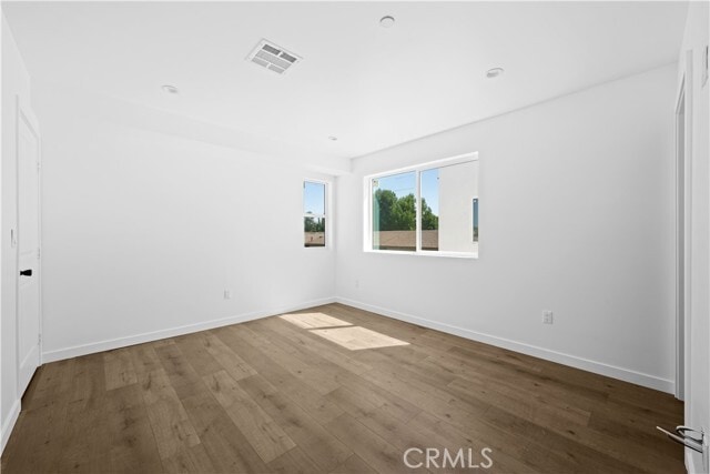Building Photo - 6834 Hazeltine Ave