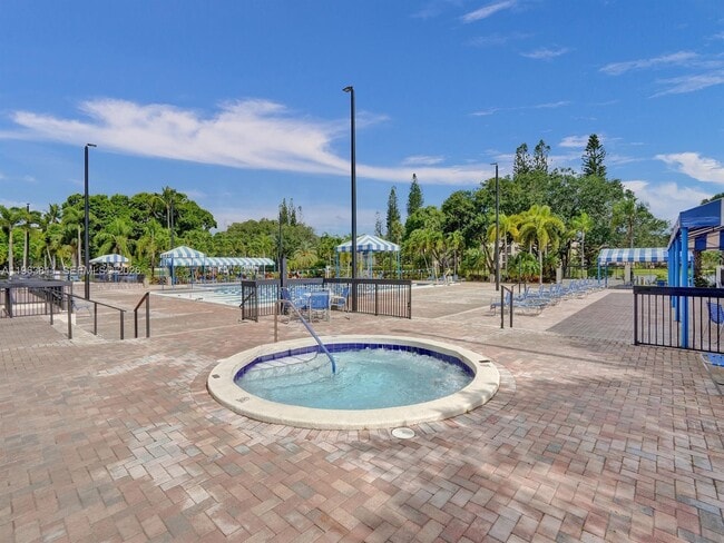 Building Photo - 2553 NW 42nd Ave