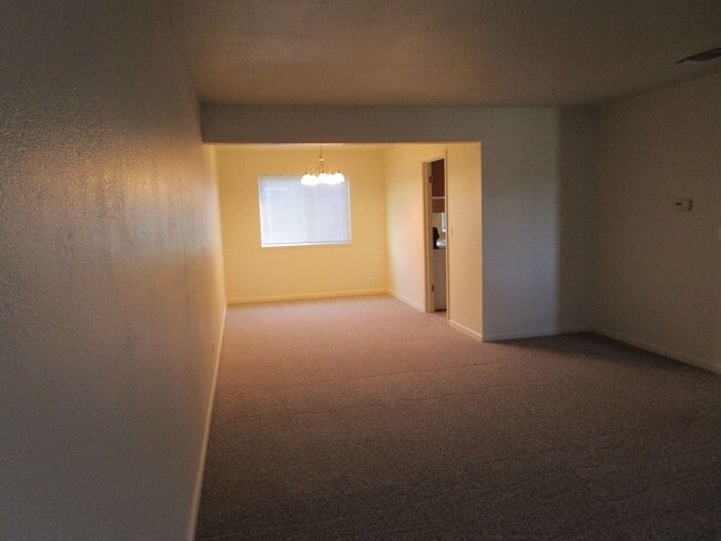 Building Photo - 833 Scoter Way