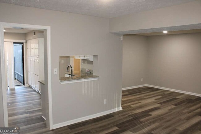 Building Photo - 1010 Mariners Ct