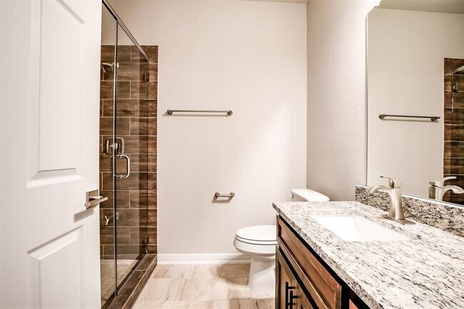 Building Photo - 837 Falkland Trace