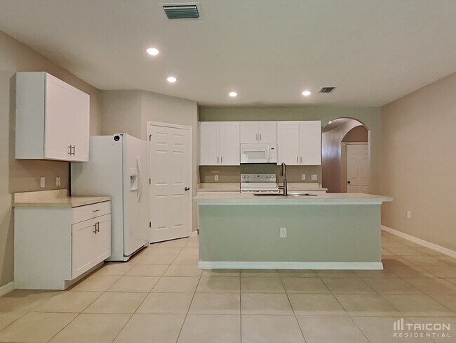 Building Photo - 27944 Arrowhead Cir