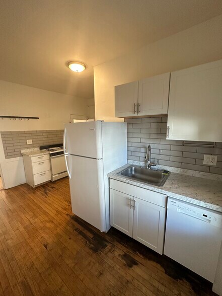 Building Photo - 150 5th St