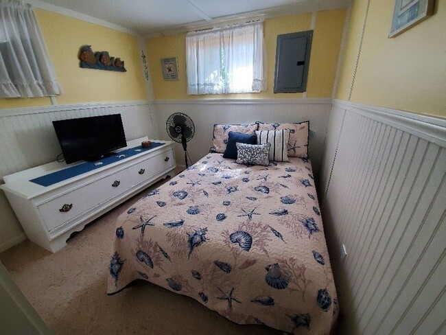 Building Photo - 6 46th St