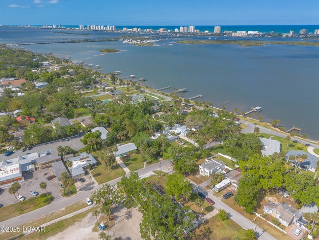 Building Photo - 5028 Palmetto St